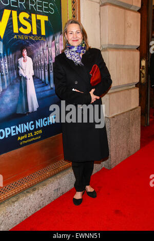 Premiere für Broadway musical The Visit am Lyceum Theatre - Ankünfte.  Mitwirkende: Cherry Jones wo: New York City, New York, Vereinigte Staaten, wann: 23. April 2015 Stockfoto