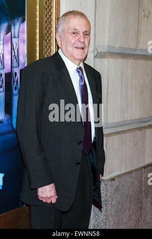 Premiere für Broadway musical The Visit am Lyceum Theatre - Ankünfte.  Mit: John Kander wo: New York City, New York, Vereinigte Staaten, wann: 23. April 2015 Stockfoto