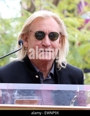 Rock Künstler Jeff Lynne geehrt mit Stern auf dem Hollywood Walk Of Fame mit: Joe Walsh Where: Hollywood, Kalifornien, Vereinigte Staaten, wann: 23. April 2015 Stockfoto