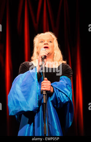 Premiere von Georgette Dee neueste Show im Tipi bin Kanzleramt Featuring: Gorgette Dee Where: Berlin, Deutschland bei: 24. April 2015 Stockfoto