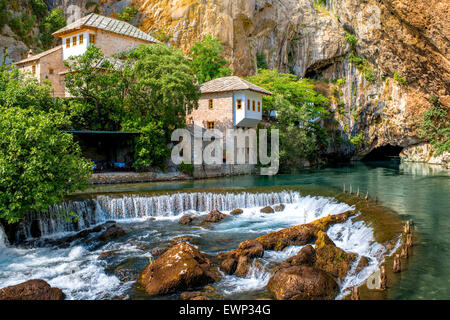 Kleines Dorf Blagaj auf Buna Feder Stockfoto