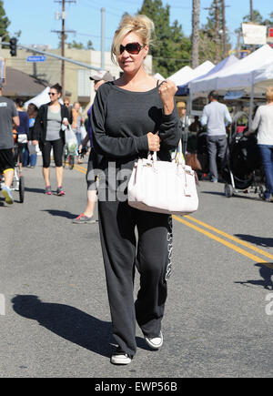 Bridget Marquardt trägt schwarze Schweißausbrüche, die Bauern Markt mit: Bridget Marquardt Where: Los Angeles, California, Vereinigte Staaten von Amerika bei: 26. April 2015 Stockfoto