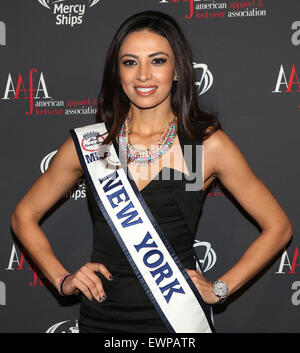 37. jährliche AAFA amerikanische Image Awards - Red Carpet Awards mit: Iman Obou wo: New York City, Vereinigte Staaten, wann: 27. April 2015 Stockfoto