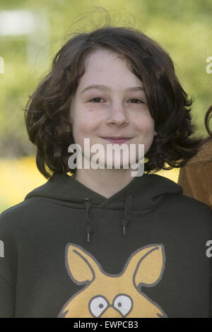 Photocall Simon Sagt Auf Wiedersehen Zu Seiner Vorhaut am Friedhof Ohlsdorf, Hamburg Featuring: Maximilian Ehrenreich wo: Hamburg, Deutschland: 28. April 2015 Stockfoto