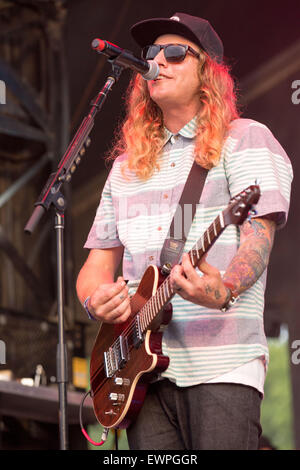 Dover, Deleware, USA. 20. Juni 2015. Musiker DUSTIN BUSHNELL (aka DUDDY B) schmutzige Köpfe führt live auf der Bühne in der Firefly-Musik-Festival in Dover, Delaware © Daniel DeSlover/ZUMA Draht/Alamy Live News Stockfoto