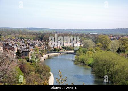 Blick entlang des Flusses Severn gesehen von der Burg, Shrewsbury, Shropshire, England, Vereinigtes Königreich, West-Europa. Stockfoto