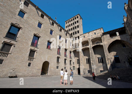 Mittelalterliche Palau Reial (Königlicher Palast) am Plaza del Rey (König Platz), im Herzen des gotischen Viertels in Barcelona. Spanien. Stockfoto