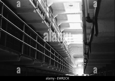 Innere einer Zelle im Gefängnis Alcatraz, San Francisco Bay wird unterbunden. September 1979 das Gefängnis wurde ursprünglich von der US-Armee im Jahre 1910 gebaut und übergab das United States Department of Justice am 12. Oktober 1933 als ein Hochsicherheitsgefängnis. Angesichts der locat Stockfoto