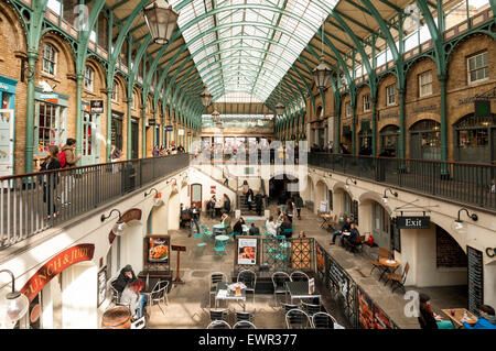 Covent Garden Market mit Geschäften und restaurants Stockfoto