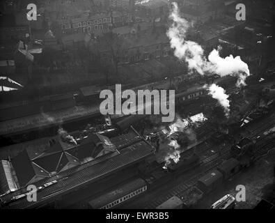 Das Sutton Coldfield Zugunglück, am 23. Januar 1955 in Sutton Coldfield stattfand. Eine ausdrückliche Personenzug unterwegs von York nach Bristol, entgleiste aufgrund überhöhter Geschwindigkeit in einer scharfen Kurve. Das Bild zeigt eine Luftaufnahme des Absturzes. 24. J Stockfoto