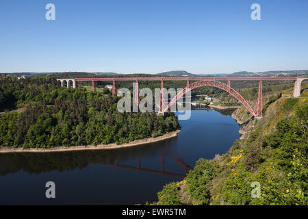 Historischen Eisen Bogenbrücke - The Garabit-Viadukt Stockfoto