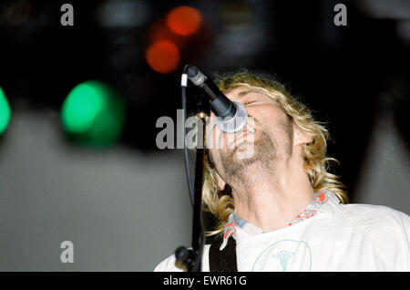 Kurt Cobain, lead-Sänger von Seattle ansässige Grunge-Rock-Band Nirvana, auf der Bühne während der Performance des Konzerns Headliner auf dem Reading Festival. 30. August 1992. Stockfoto