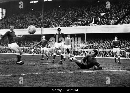 Andy Rankin, Everton Torwart. Arsenal V Everton, League Division One, gespielt in Highbury. Ergebnis - 3-1 zu Arsenal. 25. April 1967. Stockfoto