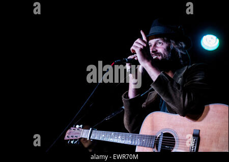 Jon Allen, Sängerin startet sein dritte Album Deep River am Halbmond Veranstaltungsort in Putney, London Stockfoto