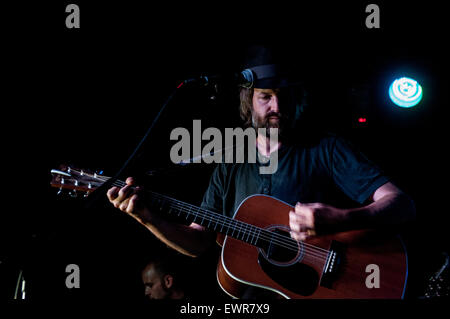 Jon Allen, Sängerin startet sein dritte Album Deep River am Halbmond Veranstaltungsort in Putney, London Stockfoto