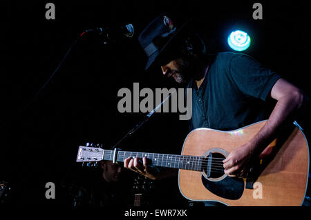 Jon Allen, Sängerin startet sein dritte Album Deep River am Halbmond Veranstaltungsort in Putney, London Stockfoto