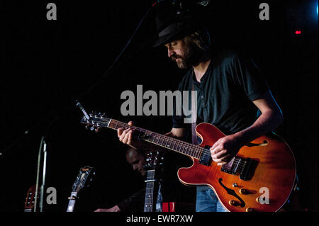 Jon Allen, Sängerin startet sein dritte Album Deep River am Halbmond Veranstaltungsort in Putney, London Stockfoto