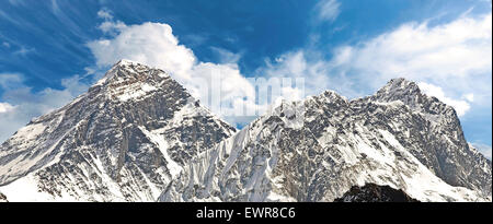 Panorama des Mount Everest (Sagarmatha), höchster Berg der Welt, Nepal. Stockfoto