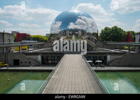 Parc De La Villette, Wissenschaft und Kultur-Zone, Bezirk, Stadt der Wissenschaft und Industrie, Gärten, Torheiten, darunter Konzert-Locations. Stockfoto