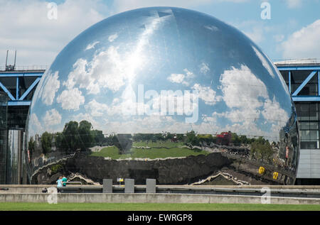 Parc De La Villette, Wissenschaft und Kultur-Zone, Bezirk, Stadt der Wissenschaft und Industrie, Gärten, Torheiten, darunter Konzert-Locations. Stockfoto
