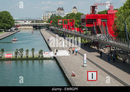 Parc De La Villette, Wissenschaft und Kultur-Zone, Bezirk, Stadt der Wissenschaft und Industrie, Gärten, Torheiten, darunter Konzert-Locations. Stockfoto