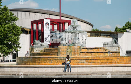 Parc De La Villette, Wissenschaft und Kultur-Zone, Bezirk, Stadt der Wissenschaft und Industrie, Gärten, Torheiten, darunter Konzert-Locations. Stockfoto