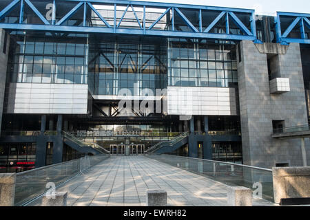 Parc De La Villette, Wissenschaft und Kultur-Zone, Bezirk, Stadt der Wissenschaft und Industrie, Gärten, Torheiten, darunter Konzert-Locations. Stockfoto