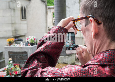 Jim Morrison grave, Paris, Frankreich, Pere Lachaise, Friedhof, Paris, Jim Morrison, Grab, Stockfoto