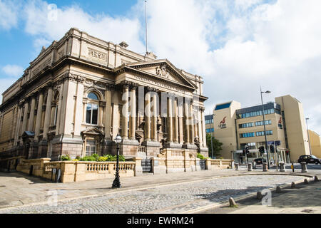 Außen der alten Hof Landhaus Sitzungen neben Walker Art Gallery und UNITE Union Liverpool,England,Merseyside.U.K.,Europe. Stockfoto