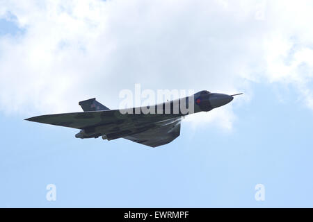 Avro Vulcan XH558 fliegen während ihrer Anzeige die verbleibenden V begrüßen zwingen Flugzeug. Stockfoto