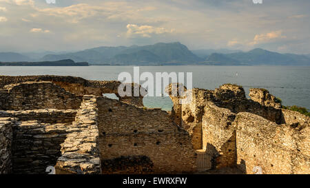 Grotten des Catull, die römische Villa kennt als Villa Catulliana oder "Grotte di Catullus", dem 1. Jahrhundert v. Chr.. Stockfoto