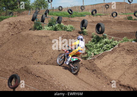 Aktion-Motorrad, Motocross, Geschwindigkeit und Stunts Sprung durch die Luft Stockfoto