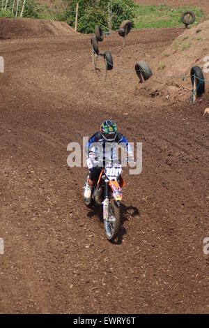 Aktion-Motorrad, Motocross, Geschwindigkeit und Stunts Sprung durch die Luft Stockfoto