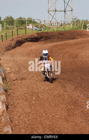 Aktion-Motorrad, Motocross, Geschwindigkeit und Stunts Sprung durch die Luft Stockfoto