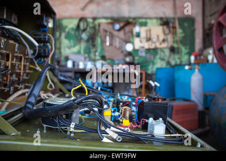 Elektrische Maschine während der Reparatur-Prozess in einer mechanischen Werkstatt. Stockfoto