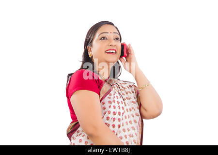 1 indische Frau reden Handy Stockfoto