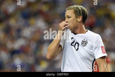 Montreal, Kanada. 30. Juni 2015. Abby Wambach USA reagiert während der FIFA Frauen WM 2015 Semi final Fußballspiel zwischen USA und Deutschland im Olympiastadion in Montreal, Kanada, 30. Juni 2015. Foto: Carmen Jaspersen/Dpa/Alamy Live News Stockfoto