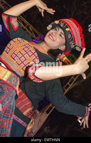 Traditionelle Tänzer bei Kultur zeigen, Luang Prabang, Laos Stockfoto