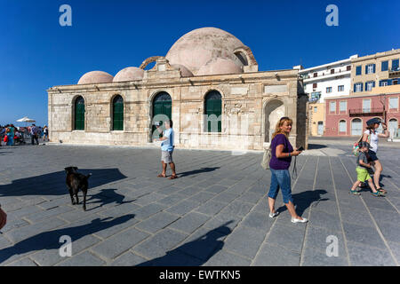 Janitscharen-Moschee, alten venezianischen Hafen von Chania, Kreta, griechische Inseln, Griechenland, Europa Stockfoto