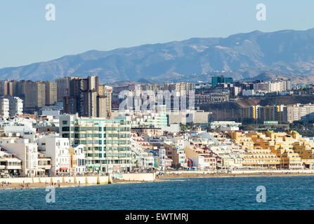 Blick über Meer, Strand Las Canteras, Las Palmas Stadt und die Berge von Gran Canaria. Kanarische Inseln, Spanien Stockfoto