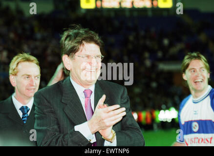 Lesen 2: 1-Wigan Athletic League Division 2, Play-off-Halbfinale, 2. Etappe, Madejski Stadium, Mittwoch, 16. Mai 2001. Lesen Sie 2-1 auf Aggregat. John Madejski, Vorsitzender lesen Stockfoto