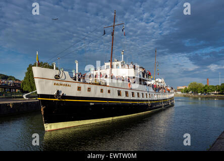 Das erste Segeln von der MV Balmoral nach einer Renovierung und Sanierung in Bristol. Sie verlässt Bristol Docks auf dem Avon. Stockfoto