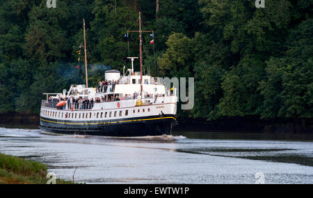 Das erste Segeln von der MV Balmoral nach einer Renovierung und Sanierung in Bristol. Sie verlässt Bristol Docks auf dem Avon. Stockfoto