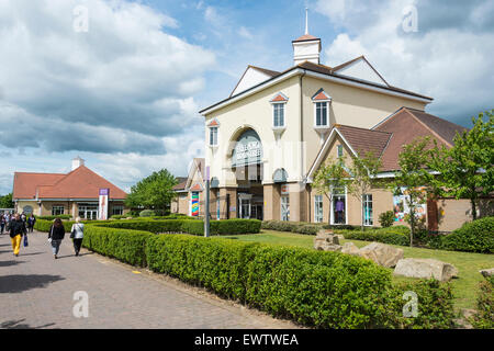 Eingang zum Freeport Braintree Outlet Shopping Village, Braintree, Essex, England, Vereinigtes Königreich Stockfoto