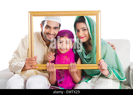 indische muslimische Eltern und Tochter Frame Fotografie Stockfoto
