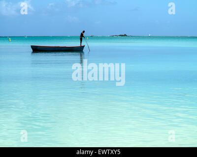 L ' Homme À la Viermastbark Strand Mont Choisy Ile Maurice Stockfoto