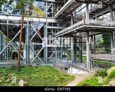 Fondation Cartier pour l ' Art Contemporain, Galerie für zeitgenössische Kunst Stiftung Cartier, Paris. Moderne Stahl-Glas außen Stockfoto