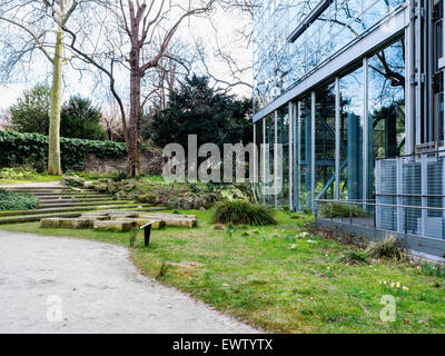 Fondation Cartier pour l ' Art Contemporain, Galerie für zeitgenössische Kunst Stiftung Cartier, Paris. Moderne Stahl-Glas außen Stockfoto