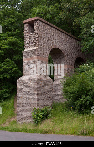 Europa, Deutschland, Nordrhein-Westfalen, Aquäduktbrücke der römischen Wasserleitung in Mechernich-Vussem (mit einem Abstand von 95 Stockfoto