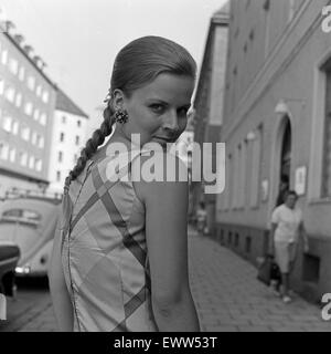 Die deutsche Sängerin und Plant Heidi Brühl, Deutschland 1970er Jahre. Deutsche Sängerin und Schauspielerin Heidi Bruehl, Deutschland 1970. Neg 4 Stockfoto